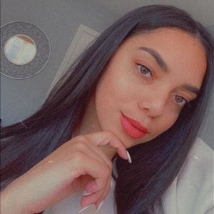 Meet your Posher, Samiha